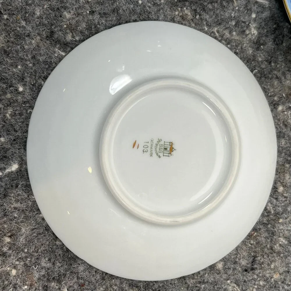 Bing & Grondahl Seagull Tea Cup Set w/ dessert sandwich plate - Picture 6 of 10